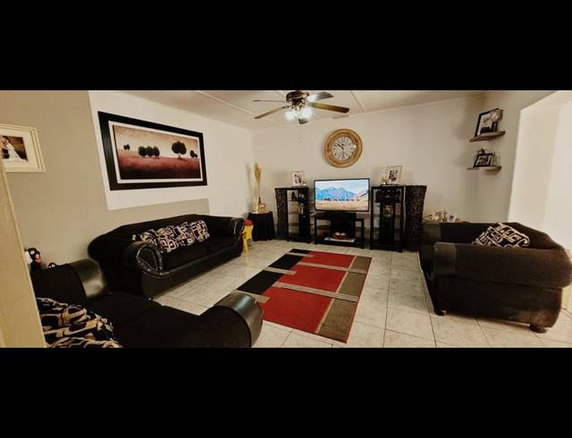 3 BEDROOM HOUSE FOR SALE IN VANDERBIJLPARK CW 4